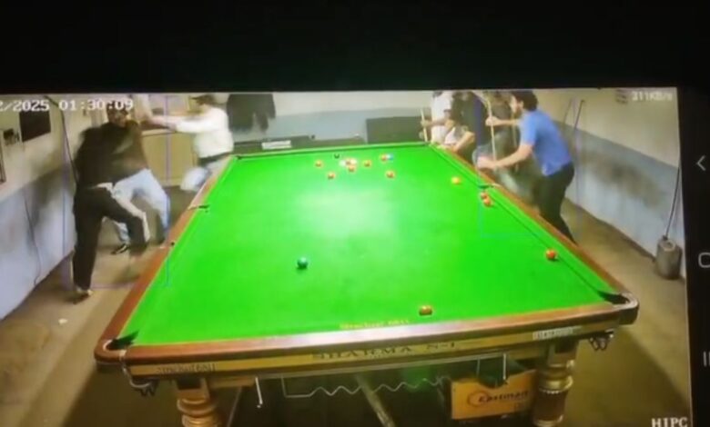 लालघाटी स्नूकर क्लब में युवक पर नुकीले हथियार से हमला लालघाटी स्नूकर क्लब में युवक पर नुकीले हथियार से हमला