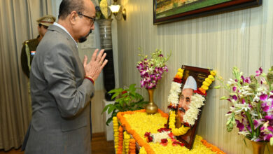 डॉ. राजेंद्र प्रसाद शुक्ल की जयंती पर राज्यपाल ने किया नमन डॉ. राजेंद्र प्रसाद शुक्ल की जयंती पर राज्यपाल ने किया नमन