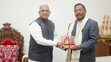 मंत्री नेताम ने मध्यप्रदेश के राज्यपाल से की सौजन्य मुलाकात मंत्री नेताम ने मध्यप्रदेश के राज्यपाल से की सौजन्य मुलाकात