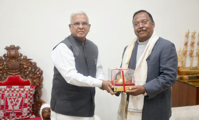 मंत्री नेताम ने मध्यप्रदेश के राज्यपाल से की सौजन्य मुलाकात मंत्री नेताम ने मध्यप्रदेश के राज्यपाल से की सौजन्य मुलाकात