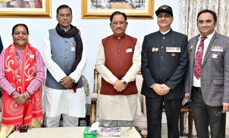 राष्ट्र की सुरक्षा में निरंतर तैनात हमारे सैन्य जवानों का योगदान अतुलनीय : मुख्यमंत्री साय राष्ट्र की सुरक्षा में निरंतर तैनात हमारे सैन्य जवानों का योगदान अतुलनीय : मुख्यमंत्री साय