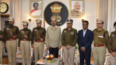 आम जनता के साथ पुलिस संवेदनशीलता के साथ बर्ताव करें – राज्यपाल डेका