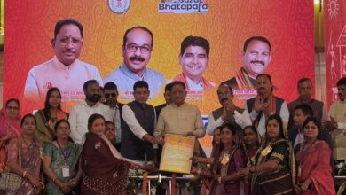 सुहेला में मुख्यमंत्री ने कार्यक्रम में दिखाई विकास की झलक, 10 हितग्राहियों को सौंपी आवास की चाबियाँ