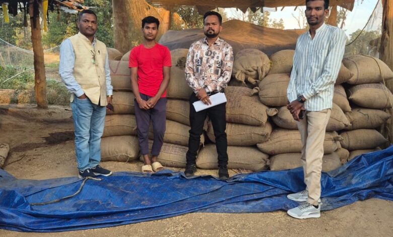 मोहला में खाद्य एवं मंडी विभाग द्वारा 40 कट्टा धान जब्त मोहला में खाद्य एवं मंडी विभाग द्वारा 40 कट्टा धान जब्त