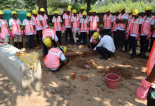 जिन हाथों में कभी बंदूक थीं, वही हाथ अब बनाएँगे गरीबों का आशियाना, 30 युवाओं ने पूरा किया राजमिस्त्री प्रशिक्षण जिन हाथों में कभी बंदूक थीं, वही हाथ अब बनाएँगे गरीबों का आशियाना, 30 युवाओं ने पूरा किया राजमिस्त्री प्रशिक्षण