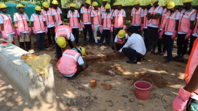 जिन हाथों में कभी बंदूक थीं, वही हाथ अब बनाएँगे गरीबों का आशियाना, 30 युवाओं ने पूरा किया राजमिस्त्री प्रशिक्षण जिन हाथों में कभी बंदूक थीं, वही हाथ अब बनाएँगे गरीबों का आशियाना, 30 युवाओं ने पूरा किया राजमिस्त्री प्रशिक्षण