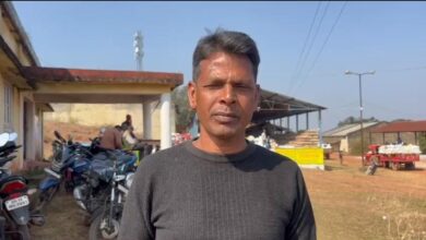 दिनेश ने आसानी से बेचा अपना धान, खरीदी केन्द्र की बेहतर व्यवस्था पर जताई खुशी दिनेश ने आसानी से बेचा अपना धान, खरीदी केन्द्र की बेहतर व्यवस्था पर जताई खुशी