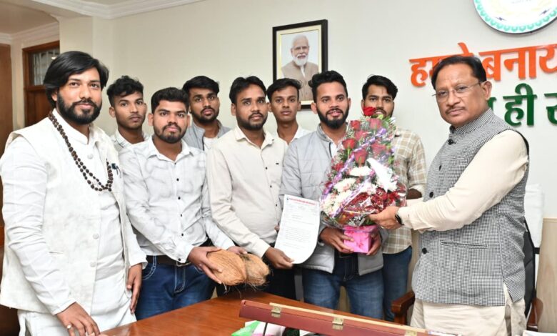 मुख्यमंत्री साय से पोस्ट मैट्रिक अनुसूचित जाति छात्रावास के प्रतिनिधि मंडल ने की सौजन्य भेंट मुख्यमंत्री साय से पोस्ट मैट्रिक अनुसूचित जाति छात्रावास के प्रतिनिधि मंडल ने की सौजन्य भेंट