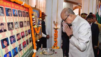 वीर सैनिकों के कारण ही हमारे जीवन और संपत्ति सुरक्षित है – राज्यपाल डेका वीर सैनिकों के कारण ही हमारे जीवन और संपत्ति सुरक्षित है – राज्यपाल डेका