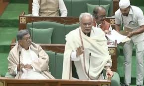 युवाओं को रोजगार देने पर विस में हुआ जमकर हंगामा युवाओं को रोजगार देने पर विस में हुआ जमकर हंगामा