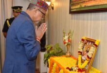 राज्यपाल डेका ने संत बाबा गुरु घासीदास जयंती पर पुष्पांजलि अर्पित की राज्यपाल डेका ने संत बाबा गुरु घासीदास जयंती पर पुष्पांजलि अर्पित की