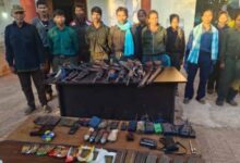 1 करोड़ के इनामी सीसीएम रामधेर सहित 11 नक्सलियों ने किया आत्मसमर्पण 1 करोड़ के इनामी सीसीएम रामधेर सहित 11 नक्सलियों ने किया आत्मसमर्पण