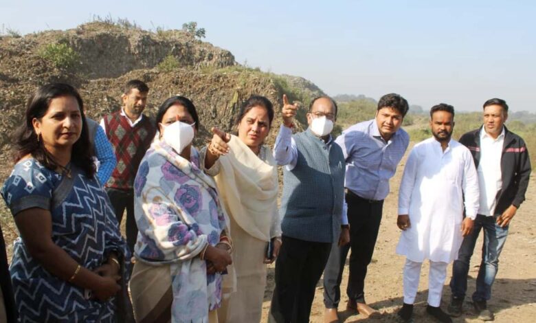 उप मुख्यमंत्री साव ने सरोना डंप-साइट का किया निरीक्षण, 31 मार्च तक काम पूरा करने एजेंसी को सख्त निर्देश उप मुख्यमंत्री साव ने सरोना डंप-साइट का किया निरीक्षण, 31 मार्च तक काम पूरा करने एजेंसी को सख्त निर्देश