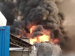 कारखाना प्रबंधक की गंभीर लापरवाही के कारण दो लोगों की गई जान, प्रबंधक के खिलाफ मामला दर्ज