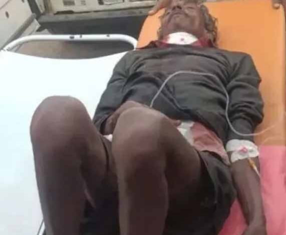 धान टोकन न मिलने से किसान ने खेत में काटा खुद का गला, हालत गंभीर धान टोकन न मिलने से किसान ने खेत में काटा खुद का गला, हालत गंभीर