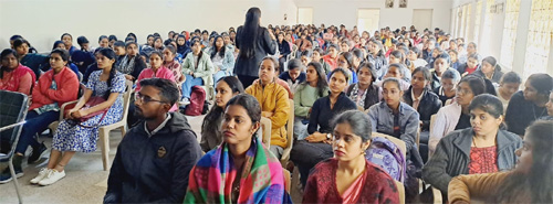 बदलते डिजिटल युग में एआई की समझ वाणिज्य की छात्राओं के लिए अत्यंत आवश्यक – डॉ. संध्या