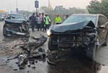 मोवा ओवरब्रिज पर दो कारों की हुई आमने-सामने भिड़ंत, 3 घायल