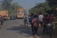 तेज रफ्तार हाइवा-बाइक की टक्कर में बाईक सवार दो गंभीर तेज रफ्तार हाइवा-बाइक की टक्कर में बाईक सवार दो गंभीर