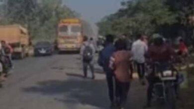 तेज रफ्तार हाइवा-बाइक की टक्कर में बाईक सवार दो गंभीर तेज रफ्तार हाइवा-बाइक की टक्कर में बाईक सवार दो गंभीर