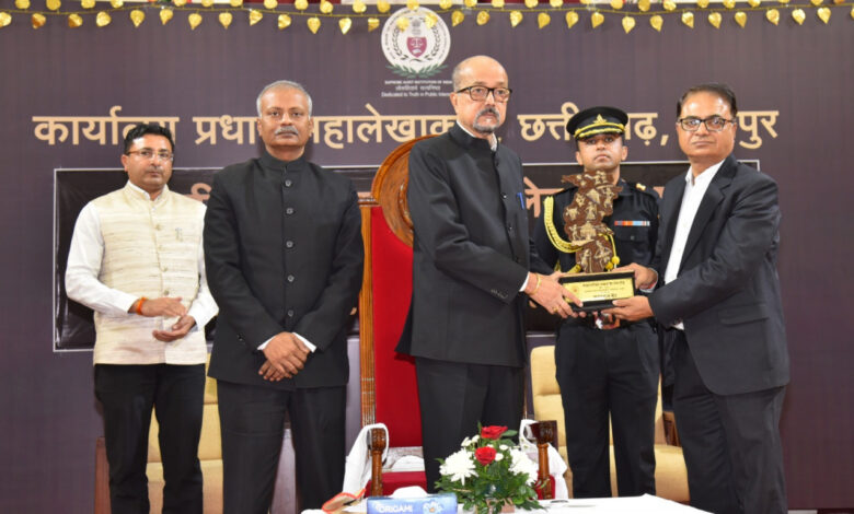 लोकतांत्रिक ढांचे में कैग की सर्वोच्च भूमिका – डेका