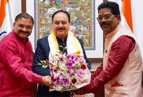 सांसद पांडेय ने दी भाजपा के राष्ट्रीय अध्यक्ष नड्डा को जन्मदिन की बधाई