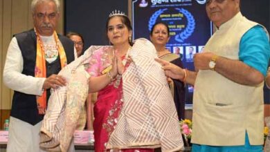 बेस्ट सुहिणी सोच अवार्ड से नवाजी गई भिलाई की सुषमा व बिलासपुर के किशोर