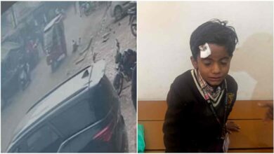 स्कूल जाने वाला बच्चा ऑटो से गिरा, प्रशासन ने अभी तक कोई बयान नहीं दिया