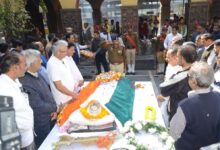 पंचतत्व में विलीन हुए विनोद कुमार शुक्ल, पुत्र शाश्वत ने दी मुखाग्नि