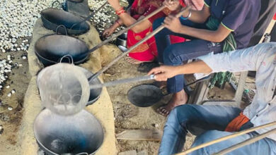 धान से आगे सोच : मखाना खेती से बदलेगी धमतरी की ग्रामीण महिलाओं की आर्थिक तस्वीर