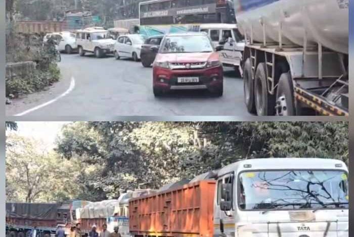 केशकाल घाट में दो बड़े ट्रेलरों की टक्कर से लगा जाम, 12 घंटे बाद यातयात हुआ बहाल केशकाल घाट में दो बड़े ट्रेलरों की टक्कर से लगा जाम, 12 घंटे बाद यातयात हुआ बहाल