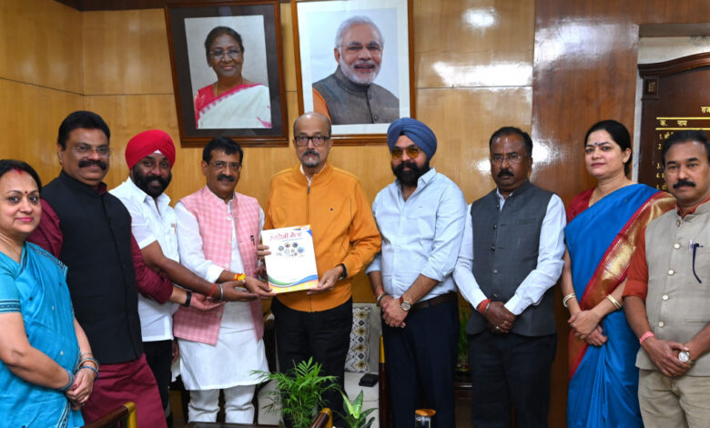 राज्यपाल को स्वदेशी मेले के लिए न्यौता राज्यपाल को स्वदेशी मेले के लिए न्यौता