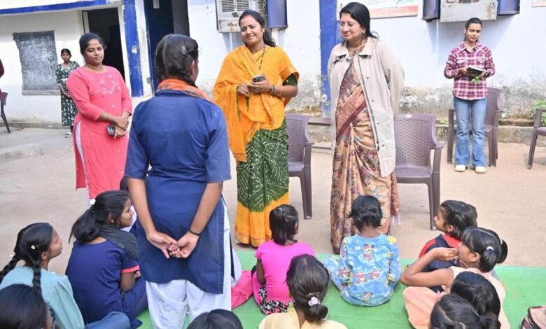 मंत्री राजवाड़े ने किया बाल संप्रेषण गृहों का व्यापक निरीक्षण मंत्री राजवाड़े ने किया बाल संप्रेषण गृहों का व्यापक निरीक्षण