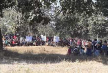 पेसा कानून के स्थापना दिवस पर बुरुंगपाल के संविधान गुड़ी में किया गया ध्वजारोहण