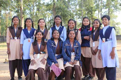 संभाग स्तरीय बस्तर ओलम्पिक में मर्दापाल की बेटियां हॉकी में दिखाएंगी अपना जौहर