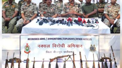 18 नक्सलियों के शव बरामद, 1 करोड़ 30 लाख के इनामी 16 की हुई शिनाख्त 18 नक्सलियों के शव बरामद, 1 करोड़ 30 लाख के इनामी 16 की हुई शिनाख्त