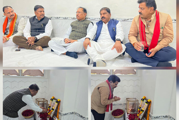 मुख्यमंत्री साय और उपमुख्यमंत्री शर्मा ने कश्यप परिवार को बंधाया ढांढस, दिवंगत मनकी देवी को दी श्रद्धांजलि