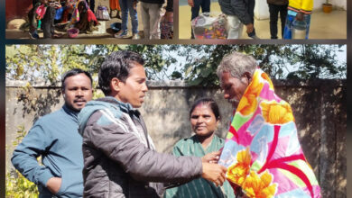 छग पिछड़ा वर्ग अधिकारी-कर्मचारी संघ ने गरीबों को गर्म कपड़े बांटे