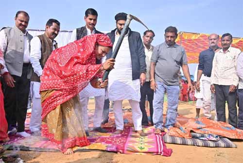 मंत्री राजवाड़े ने किया 8 करोड़ से अधिक लागत वाले पुल निर्माण कार्यों का शुभारंभ