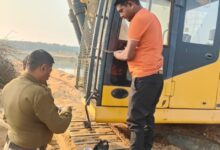 आरंग क्षेत्र में खदान सील, मशीनें व वाहन जब्त