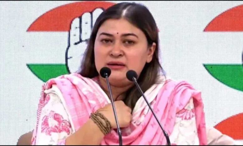 मनरेगा पर विवाद कांग्रेस ने मोदी सरकार पर लगाया योजनाओं को खत्म करने का आरोप