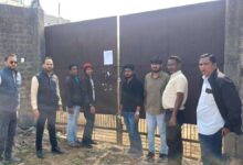 बकाया कर नहीं भरा, रायपुर जोन-10 में निगम ने की सख्त कार्रवाई