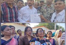 आवासीय विद्यालयों में कार्यरत अनुदेशकों ने चार सूत्रीय मांगों का सौंपा ज्ञापन