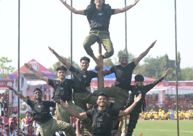 नारायणपुर के मलखम्भ खिलाडिय़ों ने बस्तर ओलम्पिक में किया हैरतअंगेज प्रदर्शन नारायणपुर के मलखम्भ खिलाडिय़ों ने बस्तर ओलम्पिक में किया हैरतअंगेज प्रदर्शन