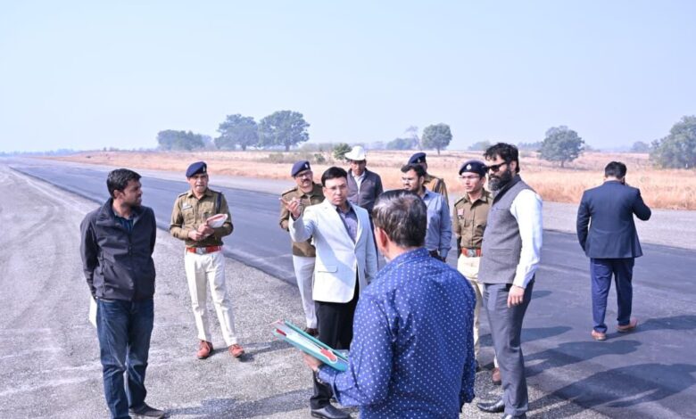 राष्ट्रपति द्रौपदी मुर्मू के प्रस्तावित आगमन की तैयारी के संबंध में कलेक्टर व एसएसपी ने आगडीह का किया निरीक्षण