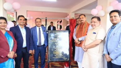 स्वास्थ्य मंत्री ने मेडिकल कॉलेज रायपुर के 120 सीटर छात्रावास का किया उद्घाटन स्वास्थ्य मंत्री ने मेडिकल कॉलेज रायपुर के 120 सीटर छात्रावास का किया उद्घाटन