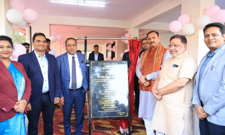 स्वास्थ्य मंत्री ने मेडिकल कॉलेज रायपुर के 120 सीटर छात्रावास का किया उद्घाटन स्वास्थ्य मंत्री ने मेडिकल कॉलेज रायपुर के 120 सीटर छात्रावास का किया उद्घाटन