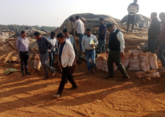 मार्कफेड एमडी ने किया बस्तर के उपार्जन व संग्रहण केंद्रों का किया निरीक्षण