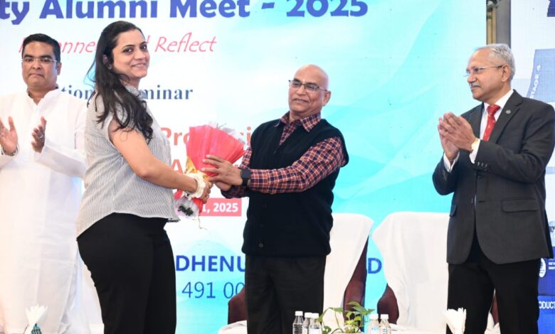 कामधेनु विवि में पूर्व छात्र-छात्राओं का मिलन समारोह संपन्न, अपने अपने अनुभवों को किया साझा