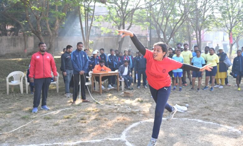 इंदिरा गांधी कृषि विवि में दूसरे दिन एथलेटिक्स छाया, टीम गेम्स ने बढ़ाया रोमांच इंदिरा गांधी कृषि विवि में दूसरे दिन एथलेटिक्स छाया, टीम गेम्स ने बढ़ाया रोमांच