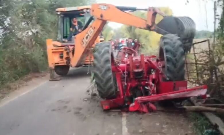 कबीरधाम हादसा ट्रैक्टर पलटा दो बच्चों की मौत कबीरधाम हादसा ट्रैक्टर पलटा दो बच्चों की मौत